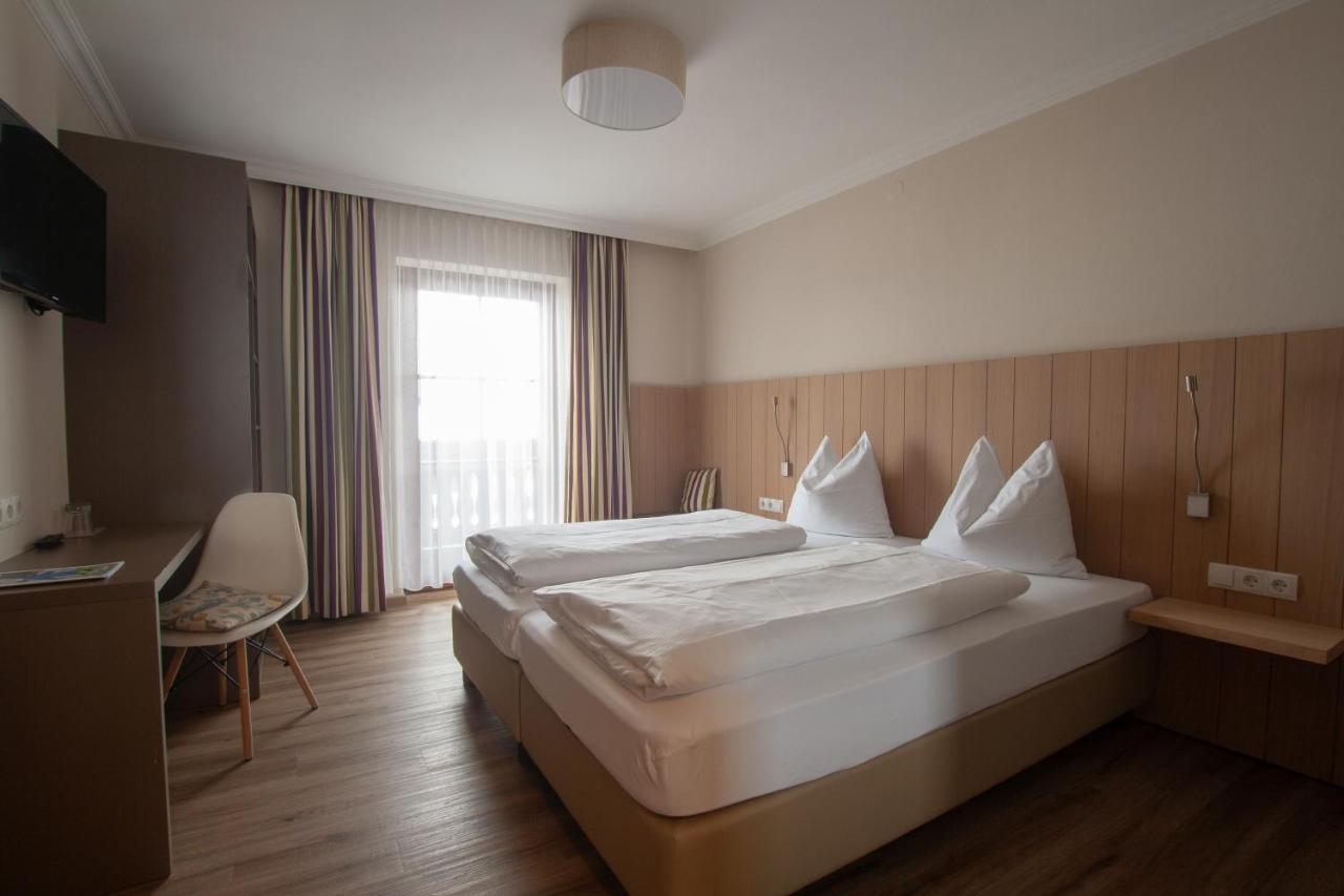 Neuwirt - Boutiquehotel & Wirtshaus Bad Vigaun Værelse billede